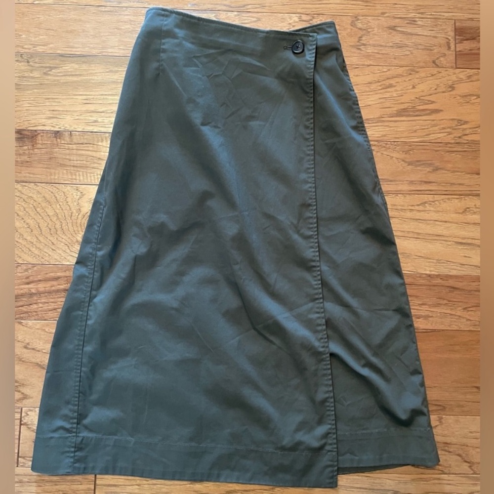 COPY - Uniqlo Wrap Skirt Olive Green Size M Midi Length